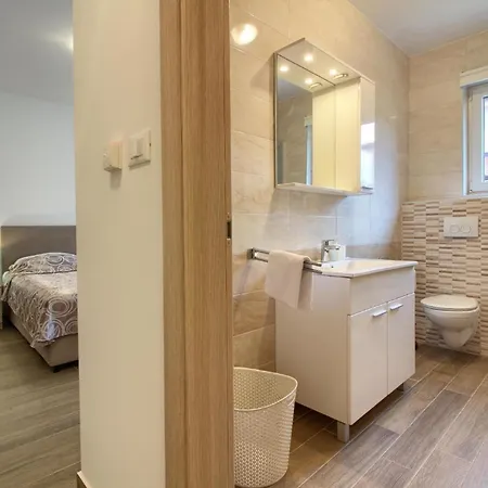 Mit Privatpool Fuer 20 Personen Ca 400 Qm In Banjole, Istrien Istrische Riviera Feriehus *