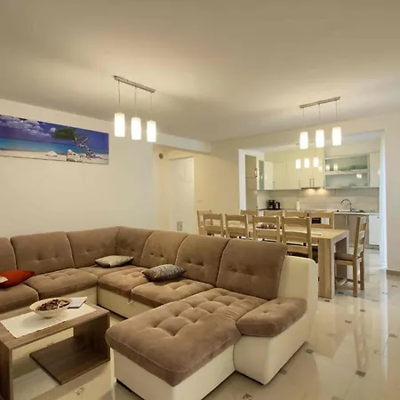Mit Privatpool Fuer 20 Personen Ca 400 Qm In Banjole, Istrien Istrische Riviera Feriehus *