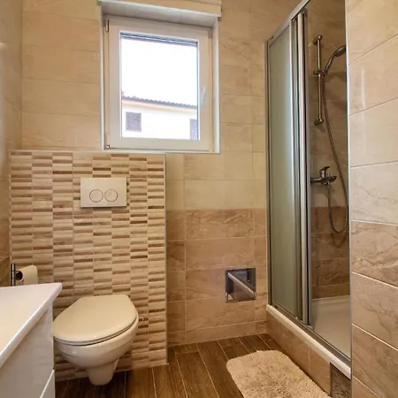 Mit Privatpool Fuer 20 Personen Ca 400 Qm In Banjole, Istrien Istrische Riviera Feriehus Banjole