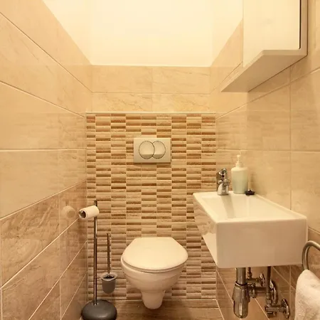 Mit Privatpool Fuer 20 Personen Ca 400 Qm In Banjole, Istrien Istrische Riviera Banjole