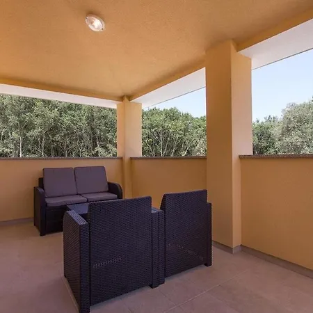 Mit Privatpool Fuer 20 Personen Ca 400 Qm In Banjole, Istrien Istrische Riviera *