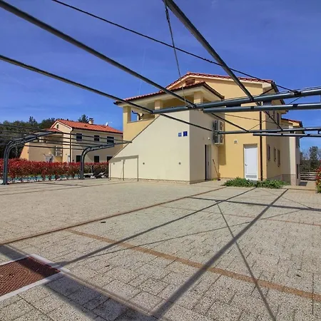 Feriehus Mit Privatpool Fuer 20 Personen Ca 400 Qm In Banjole, Istrien Istrische Riviera *